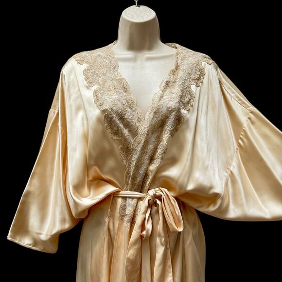 Vintage Peach Satin Robe Lace Trim Belted 50s Style Dolman Sleeve Loungewear M/L - Picture 1 of 13